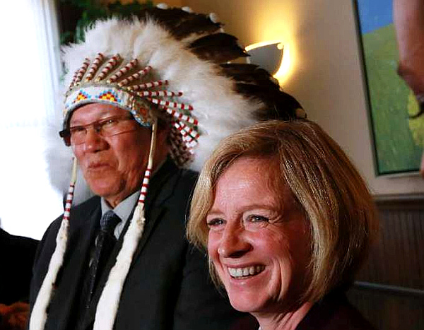 Grand Chief Charles Weaselhead and Premier Rachel Notley (GAVIN YOUNG-CALGARY HERALD)