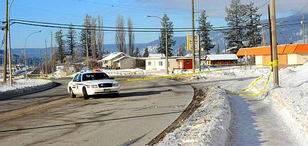 Williams Lake BC Mounties probe a Jan. 2, 2016 shooting (Angie Mindus-Williams Lake Tribune)