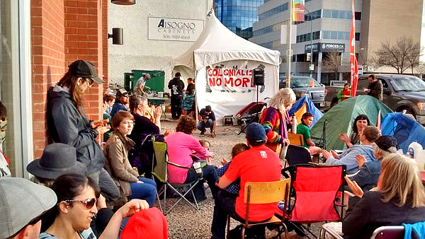 regina-colonial-no-more-crowd