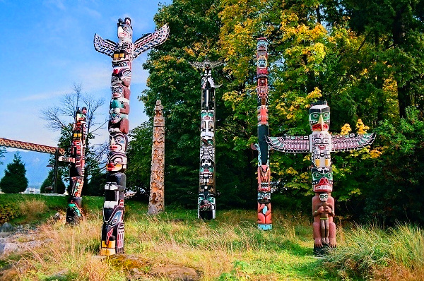 stanley_park_totems(600)